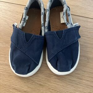 Toms Blue and White Moccasins with Canvas Construction